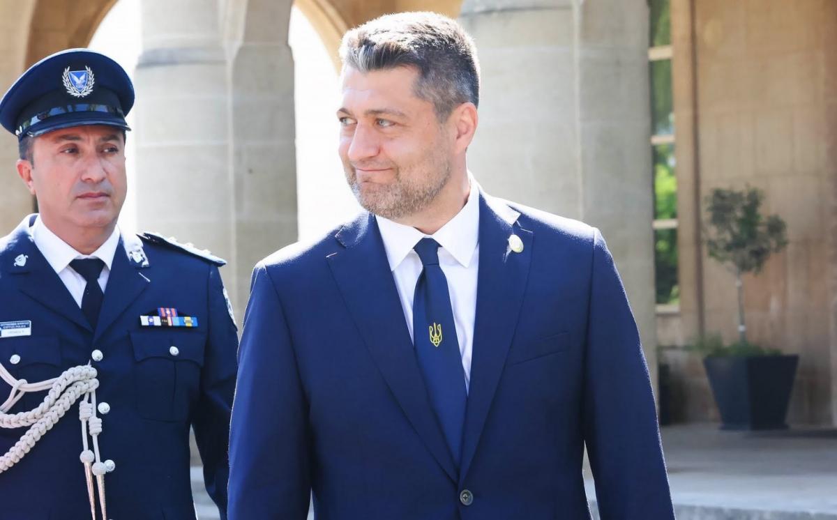 Посол України на Кіпрі Ніжинський подав у відставку Посол України на Кіпрі Ніжинський подав у відставку