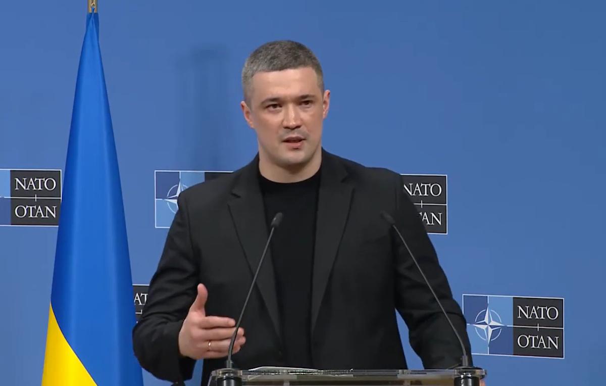 Новий пакет допомоги для України: мільярди доларів та 700 крилатих ракет