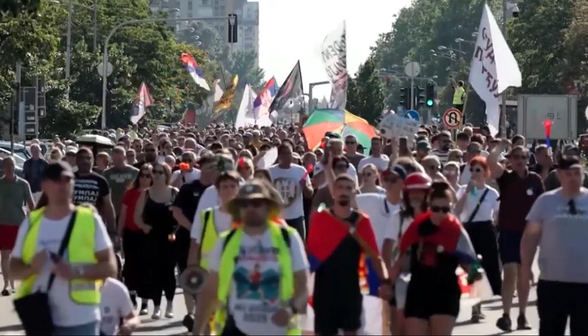 В Сербии тысячи людей вышли на антиправительственный митинг с требованием досрочных выборов, – Reuters В Сербии тысячи людей вышли на антиправительственный митинг с требованием досрочных выборов, – Reuters