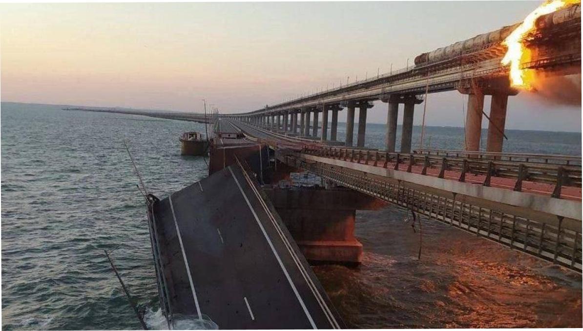 Російські військові більше бояться оточення, ніж наказів Путіна: Тимочко про блокаду Криму Російські військові більше бояться оточення, ніж наказів Путіна: Тимочко про блокаду Криму