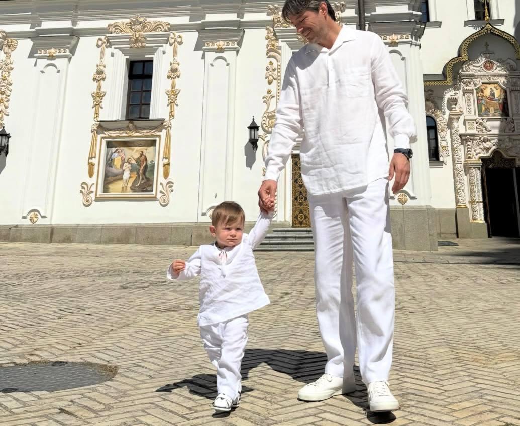 Притула вперше показав обличчя молодшого сина (фото) Притула вперше показав обличчя молодшого сина (фото)