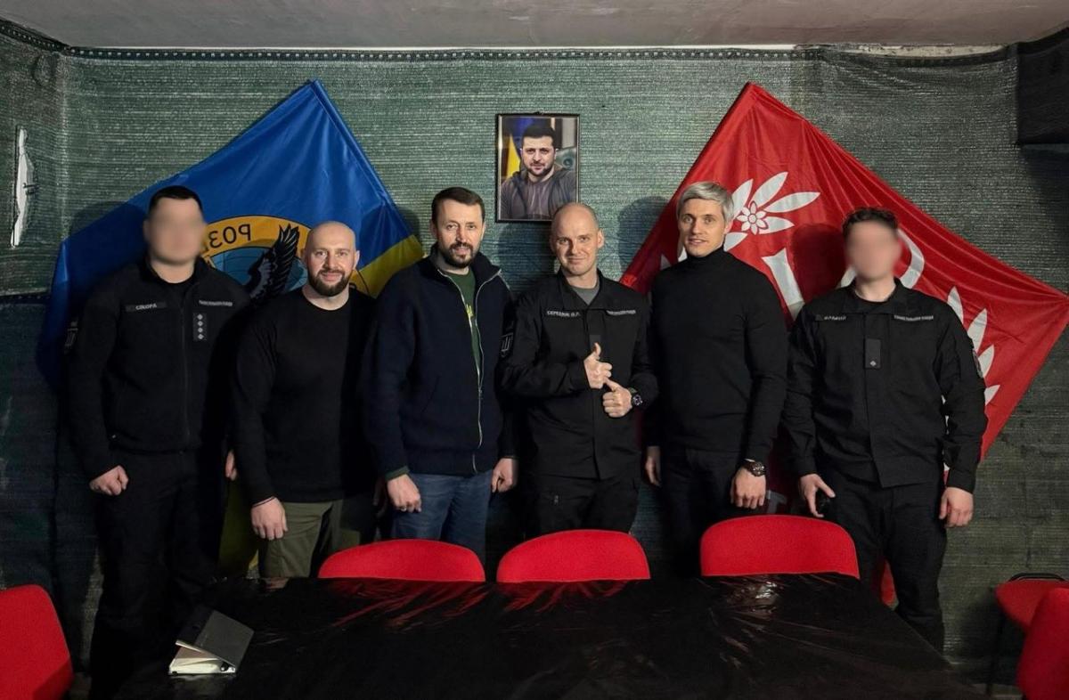 Християнський корпус, фонд 'Надія' і Валерій Дубіль доставили на фронт електробайки і детектори дронів Християнський корпус, фонд 'Надія' і Валерій Дубіль доставили на фронт електробайки і детектори дронів