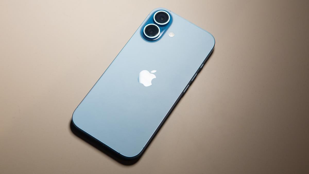 З’явилися перші 'живі' фото iPhone 18 у оновленому дизайні З’явилися перші 'живі' фото iPhone 18 у оновленому дизайні