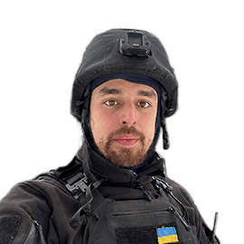 волонтер Богдан Зуяков
