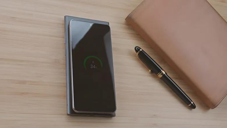 5 пристроїв, які несподівано можна зарядити від смартфона Samsung