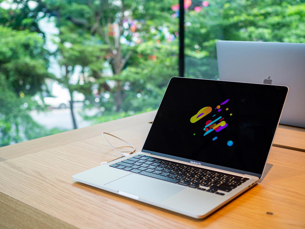 Які MacBook втратили актуальність: ці ноутбуки не оновляться до macOS 27