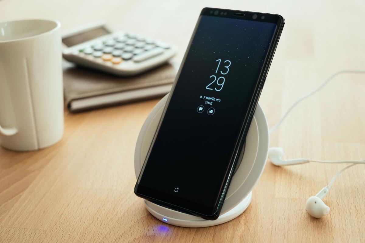 Samsung несподівано оновила старі популярні смартфони: кому пощастило