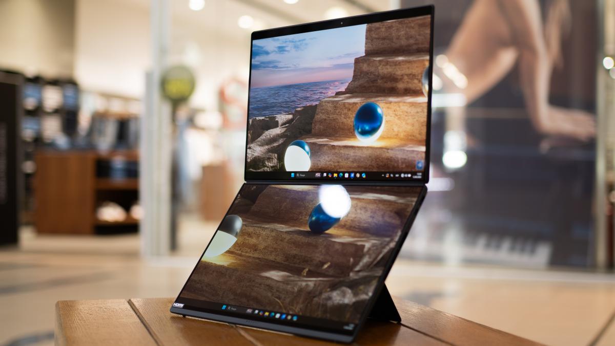 Два OLED-екрани для ефективної роботи з ШІ: ASUS представила ноутбук Zenbook DUO (UX8407)