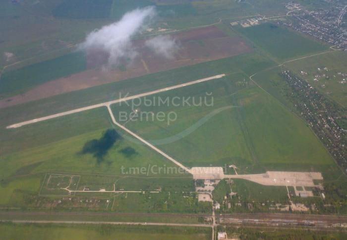 В Керчі на аеродромі зафіксували пожежу, яку видно з супутників (фото)