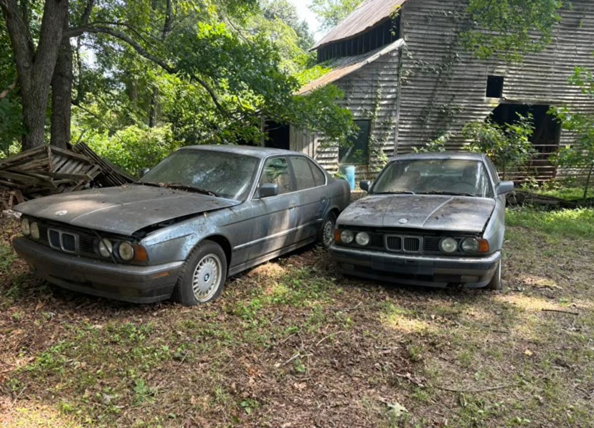 Американець купив 200 покинутих автомобілів, і тепер має велику проблему