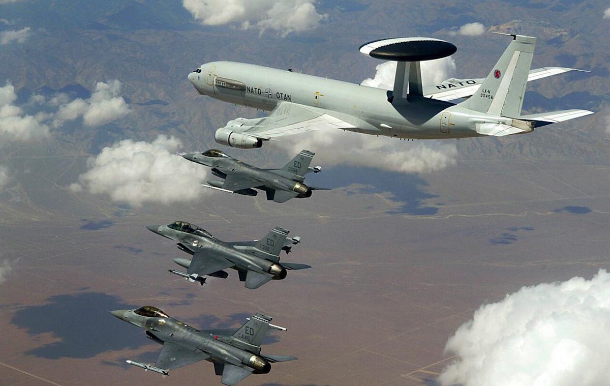 Без США блок НАТО рассыпается на куски, и дело не в оружии, – Reuters