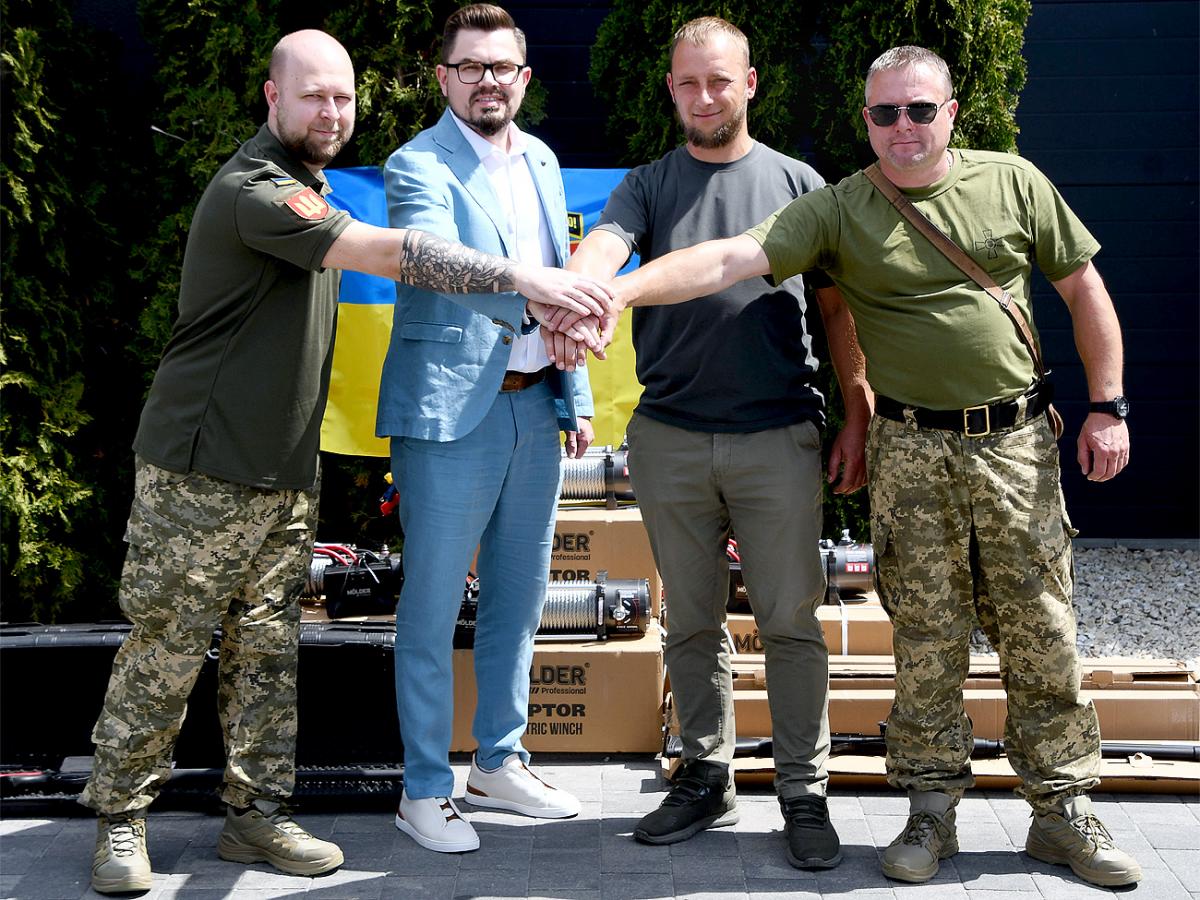 Григорій Козловський передав 45-й ОАБр антидронові рушниці для боротьби з FPV-дронами