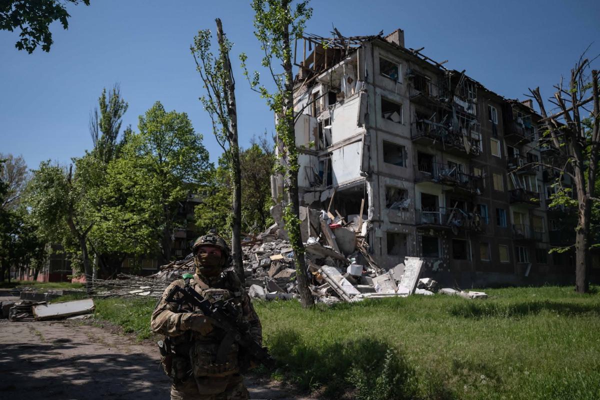 Бомбы Путина превращают украинский город-крепость в руины, – Bloomberg