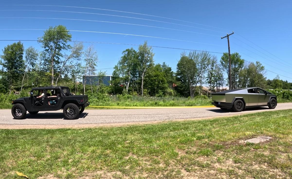 Tesla Cybertruck сравнили с Hummer в перетягивании каната: это закончилось полным разгромом