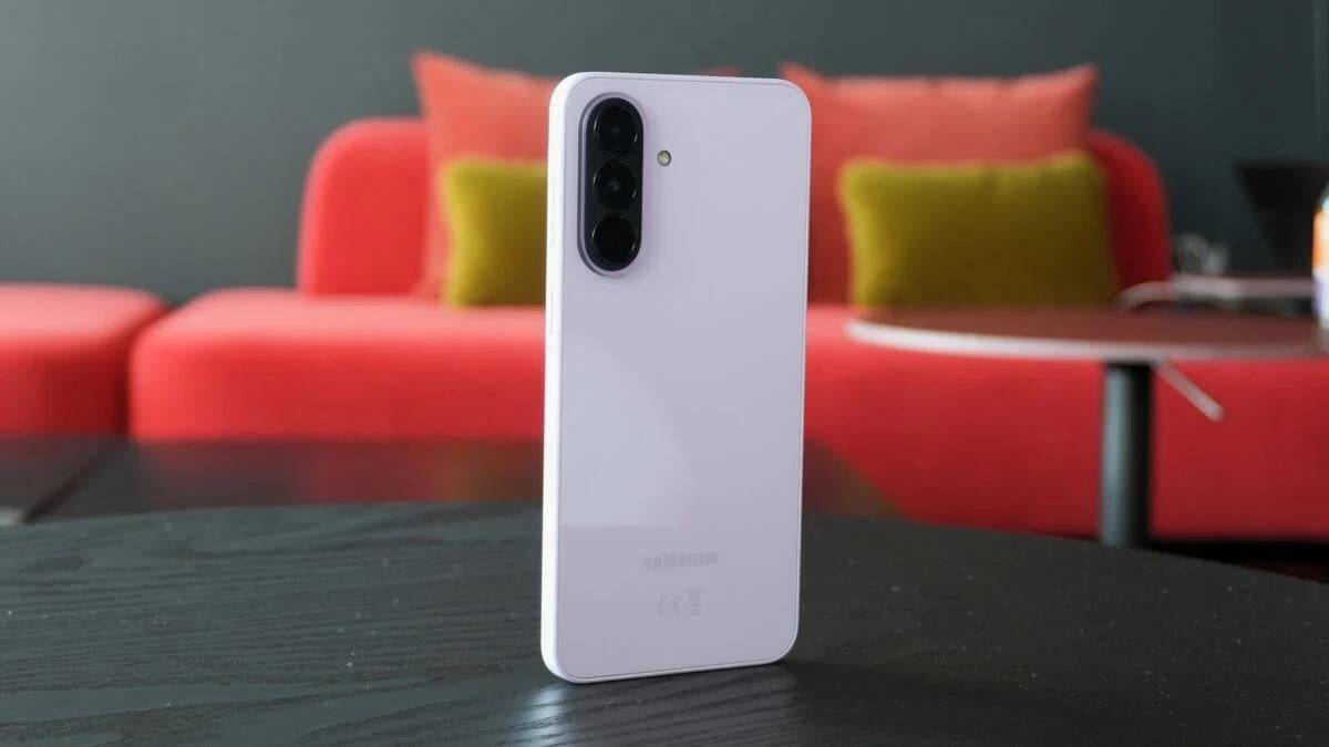 Новий Samsung Galaxy назвали 'найбільш безглуздим' смартфоном 2026 року
