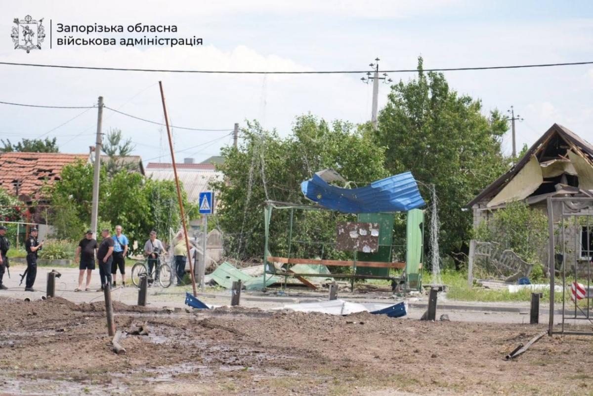 Окупанти атакували автобусну зупинку на Запоріжжі: є жертви
