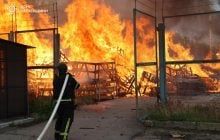 Росія атакувала Харків: в місті виникли пожежі, серед поранених - дитина (фото, відео)