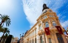 Не Барселона и не Валенсия: этот испанский город становится новым фаворитом бюджетных путешествий