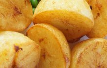Як зробити запечену картоплю хрусткою: допоможе простий кулінарний трюк