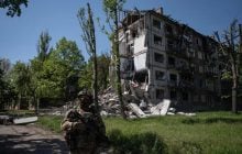 Бомби Путіна перетворюють українське місто-фортецю на руїни, - Bloomberg