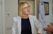 Временная поверенная в делах США Джули Дэвис завершает миссию в Украине