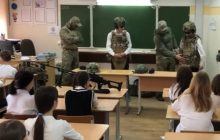 Росія значно посилює військову підготовку дітей у школах: що зміниться з 1 вересня