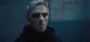 От режиссера "Джона Уика": вышел трейлер экшн-триллера ""Как ограбить банк" с Николасом Холтом