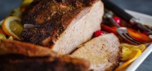 Магазинну шинку можна більше не купувати: простий і дуже смачний рецепт з індичкою