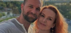 Популярный украинский актер впервые рассказал о свадьбе со старшей на 15 лет избранницей