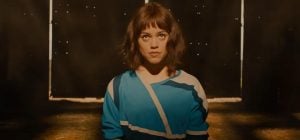 Вийшов трейлер екранізації бестселера "Клара і Сонце" з Дженною Ортегою в ролі андроїда-компаньйона
