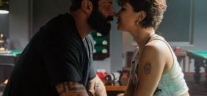 "Надихаюсь": Салем пригорнувся до Ліди Лі на більярдному столі