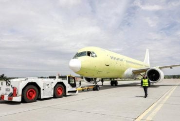 Росія представила перший серійний флагманський авіалайнер нового типу (фото)