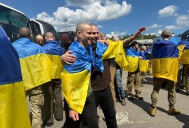 Україна провела обмін полоненими з Росією: серед звільнених - батько і син (фото)