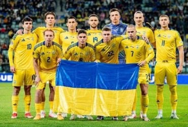 Матч Дания – Украина экстренно завершили из-за потери сознания одного из игроков