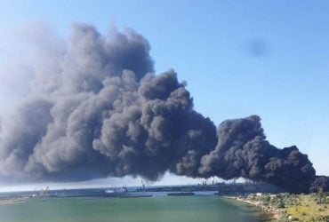 У Криму прилетіло по ТЕЦ: половина півострова залишилася без світла