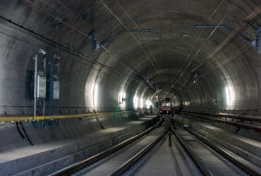 Під Альпами Швейцарія прокопала другу країну: понад 1400 тунелів рятують природу
