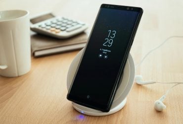 Samsung внезапно обновила старые популярные смартфоны: кому повезло