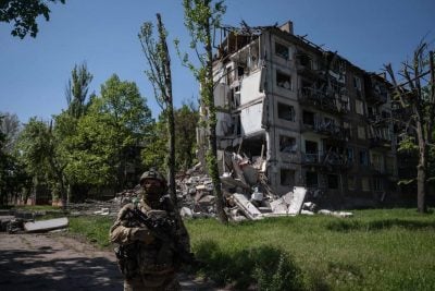 Бомбы Путина превращают украинский город-крепость в руины, – Bloomberg