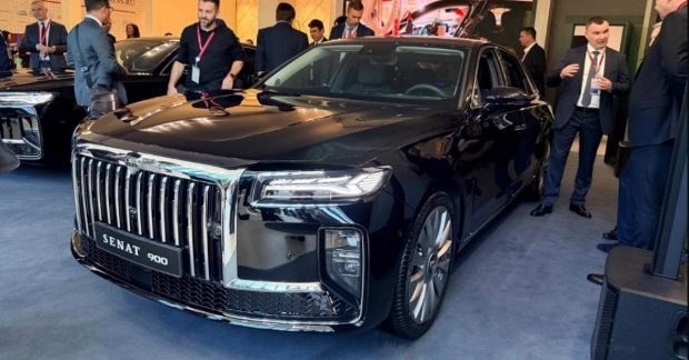 в Росії вперше показали нове авто "представницького класу"