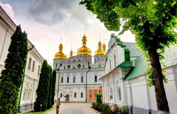 Коли Івана Купала та Петра і Павла: церковний календар на червень 2026
