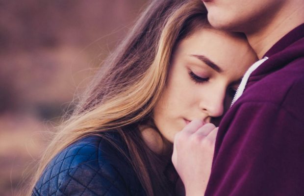 Эти 4 способа флирта, которыми твоя бабка покорила деда, до сих пор работают на отлично