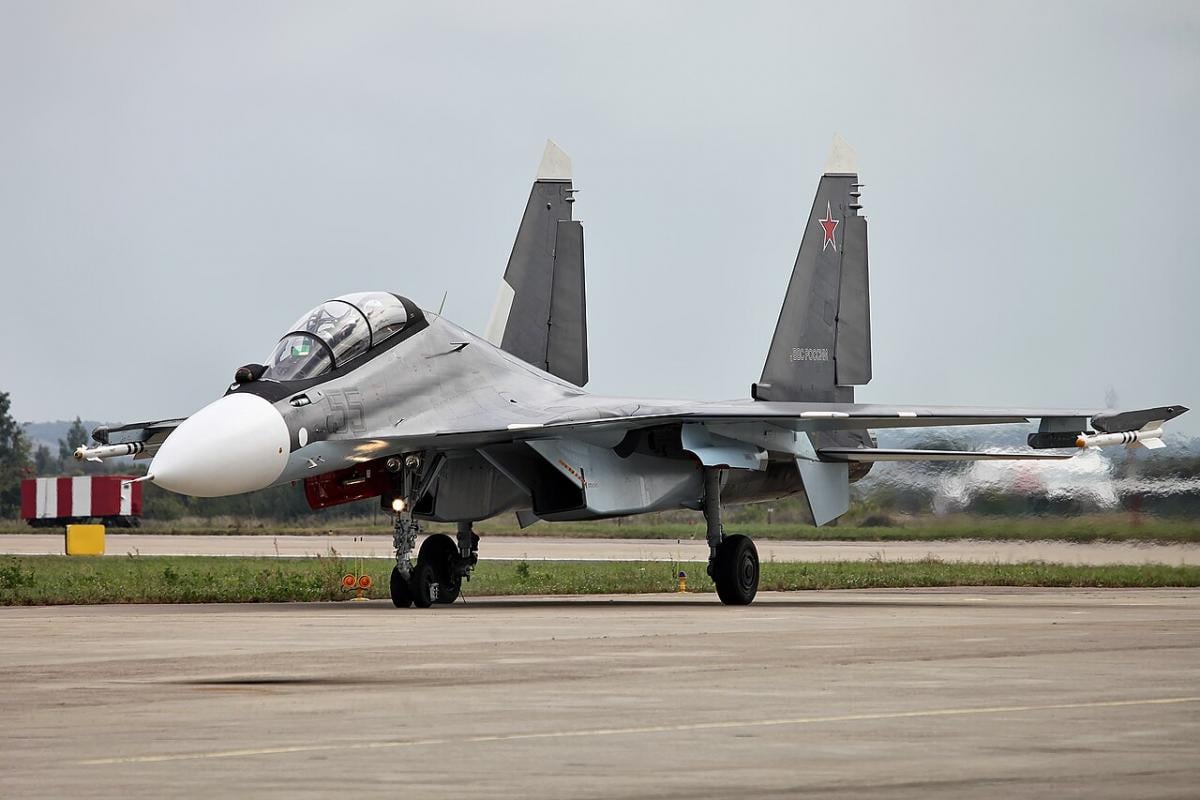 Дроны СБУ поразили ангары с истребителями Су-30 в Крыму Дроны СБУ поразили ангары с истребителями Су-30 в Крыму