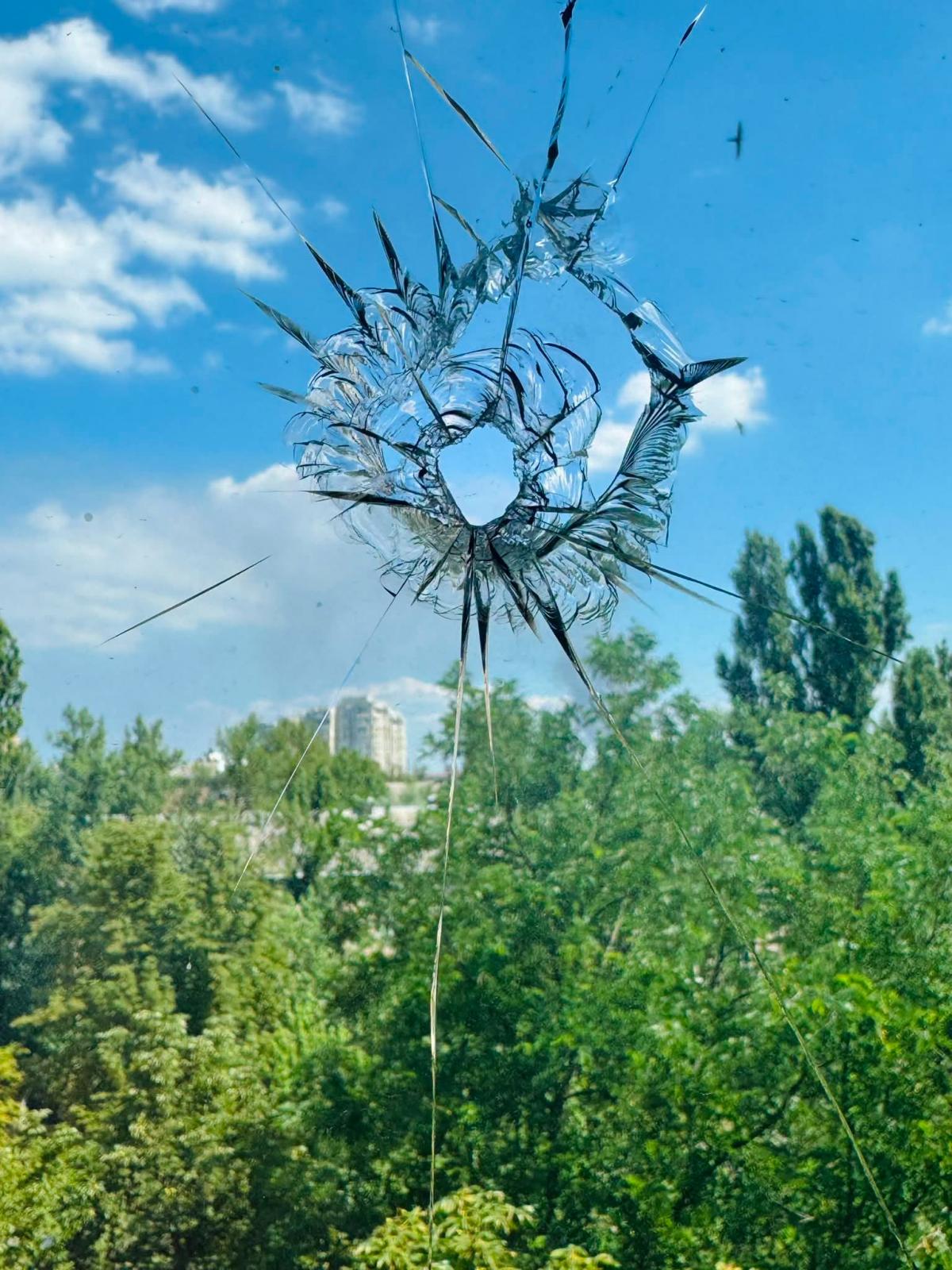 'Наш будинок у вогні': під час атаки на Київ постраждали квартири двох відомих режисерів 'Наш будинок у вогні': під час атаки на Київ постраждали квартири двох відомих режисерів