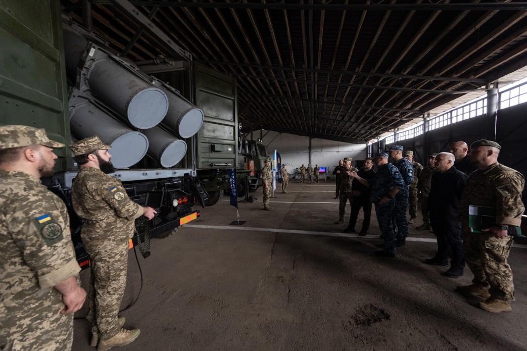 Впервые показали пусковую установку Harpoon на вооружении Сил обороны Украины (фото) Впервые показали пусковую установку Harpoon на вооружении Сил обороны Украины (фото)