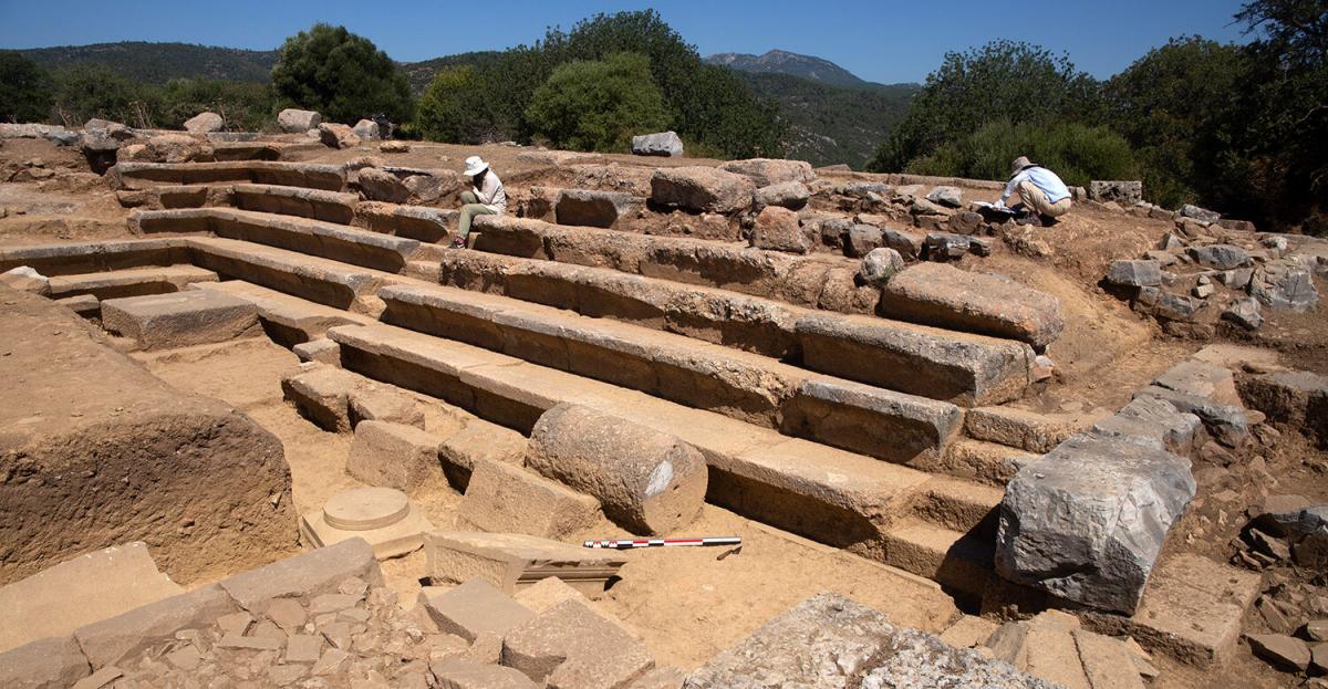 Археологи нашли горшок с золотыми монетами, зарытый 2500 лет назад (фото) Археологи нашли горшок с золотыми монетами, зарытый 2500 лет назад (фото)