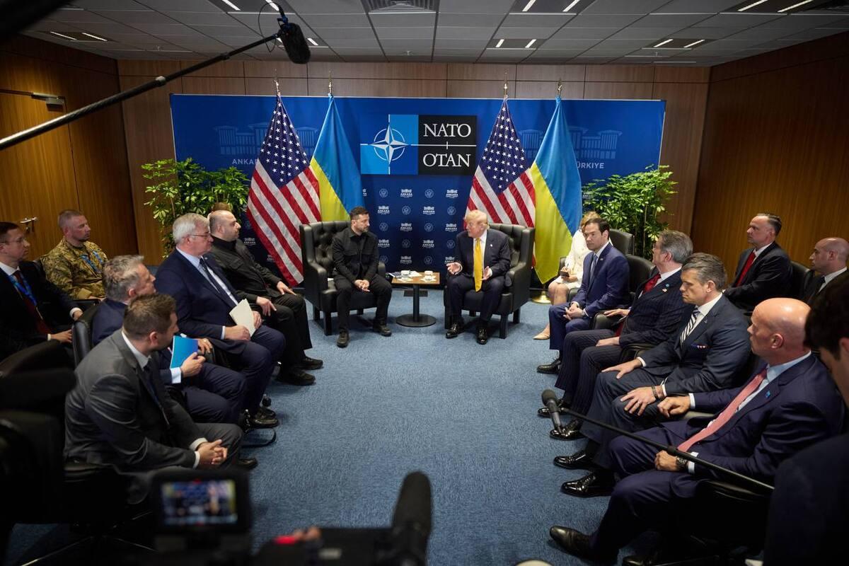 Демонстрация дружбы между Трампом и Зеленским воодушевила Запад, – Bloomberg Демонстрация дружбы между Трампом и Зеленским воодушевила Запад, – Bloomberg