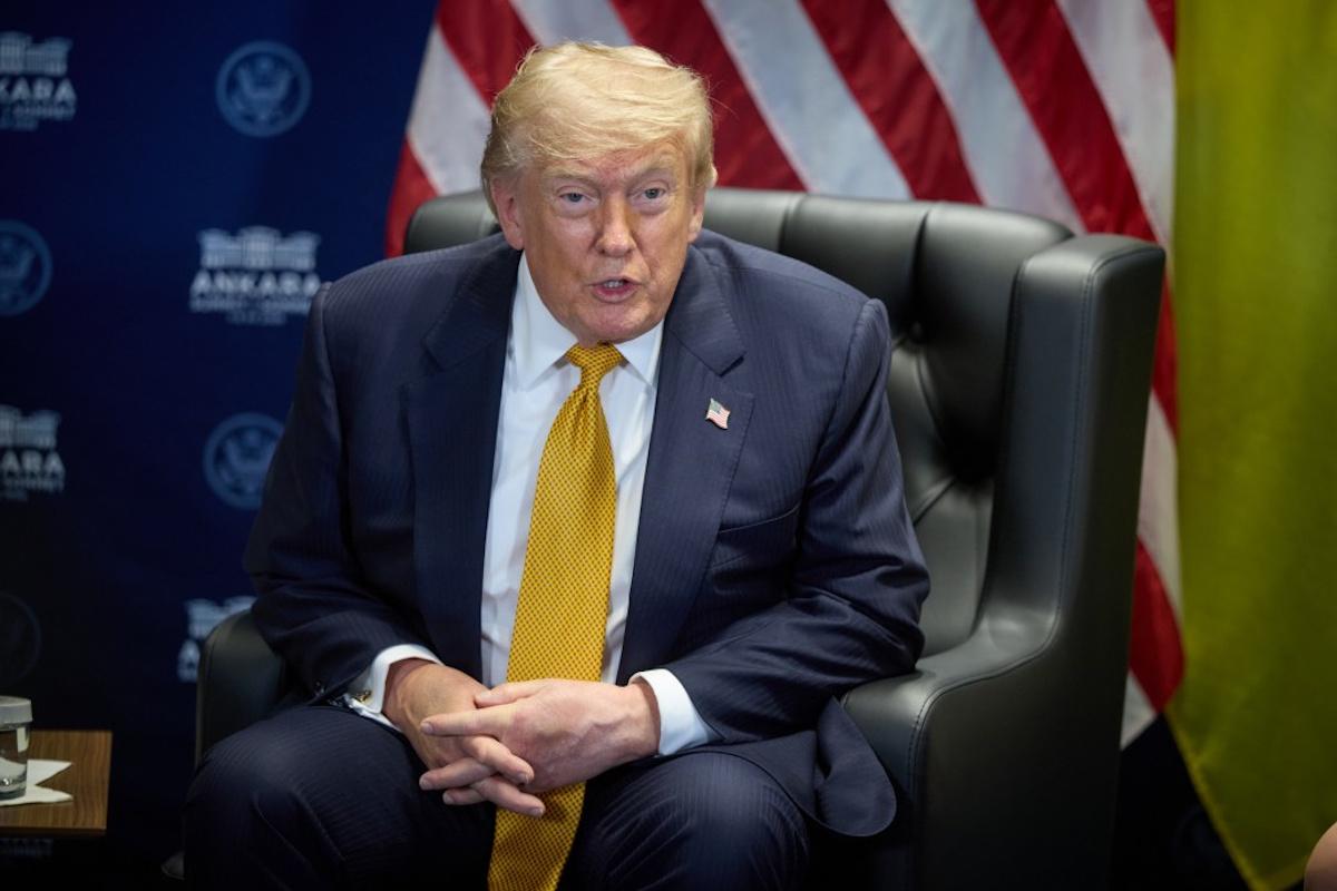 Трамп подписал указы об ограничении гражданства по праву рождения в США Трамп подписал указы об ограничении гражданства по праву рождения в США