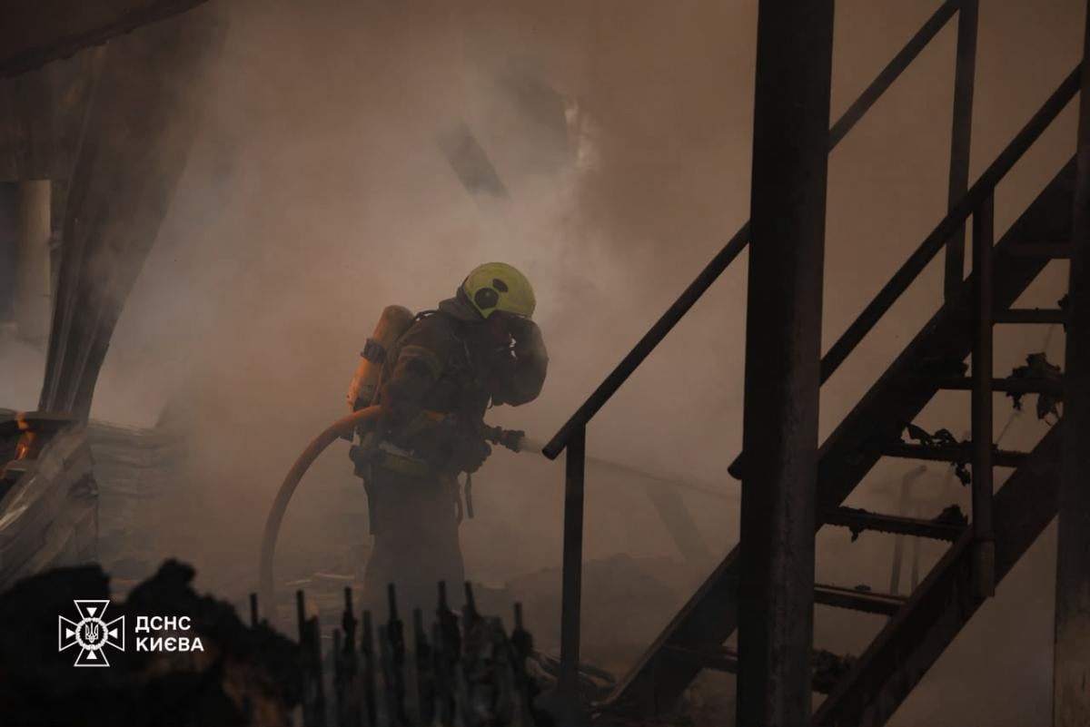 Армія РФ завдала удару по Києву: відомо про 10 постраждалих, серед яких дитина (фото) Армія РФ завдала удару по Києву: відомо про 10 постраждалих, серед яких дитина (фото)
