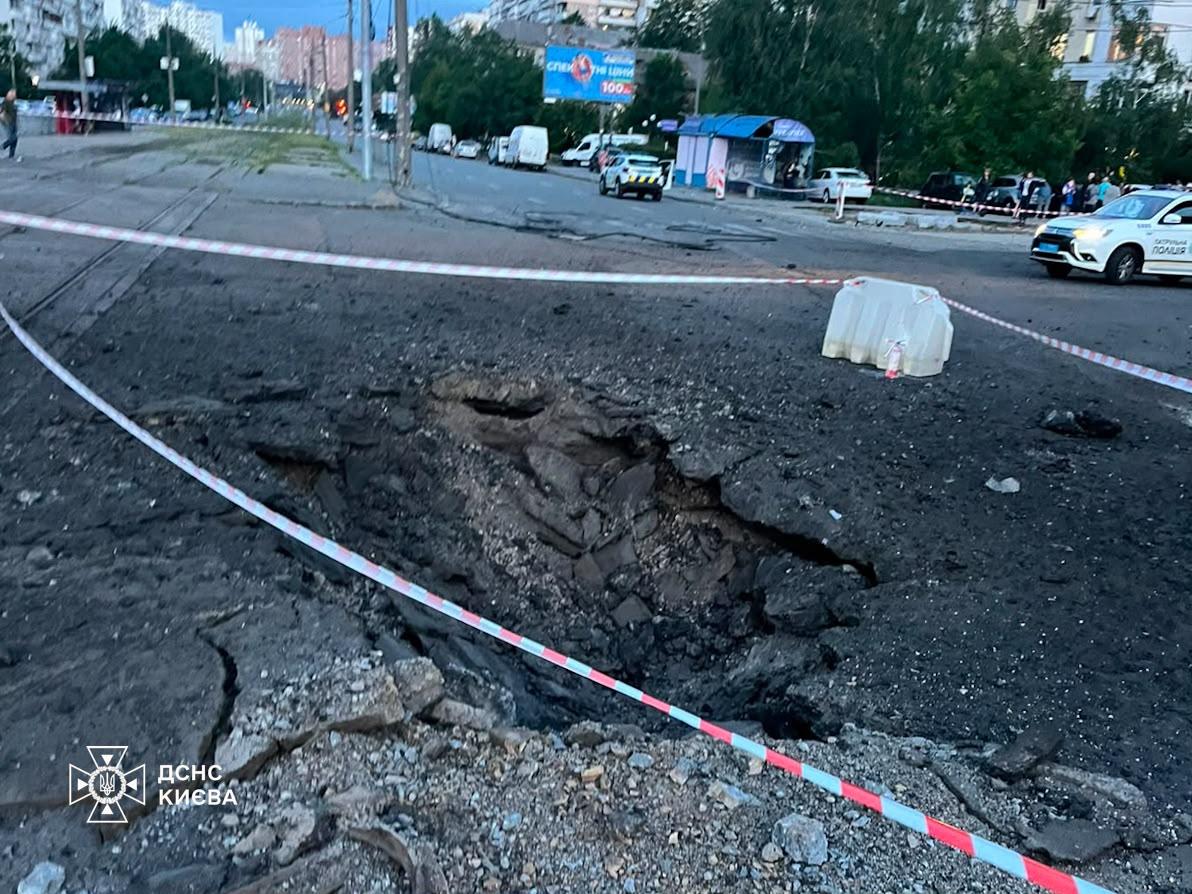 Армія РФ завдала удару по Києву: відомо про 10 постраждалих, серед яких дитина (фото) Армія РФ завдала удару по Києву: відомо про 10 постраждалих, серед яких дитина (фото)