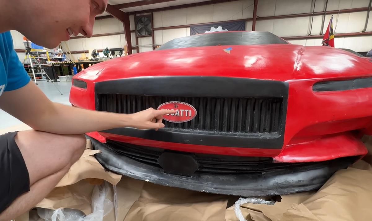 Чоловік замовив Bugatti з Китаю за 30 тисяч доларів: після розпакування він розсміявся Чоловік замовив Bugatti з Китаю за 30 тисяч доларів: після розпакування він розсміявся